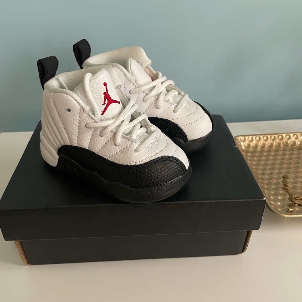 Jordan White and Black Sneakers High-Top Design